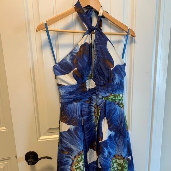 BCBG Paris 100% silk dress, sz 12, EUC, fully lined, halter style, knee length, - Picture 1 of 10